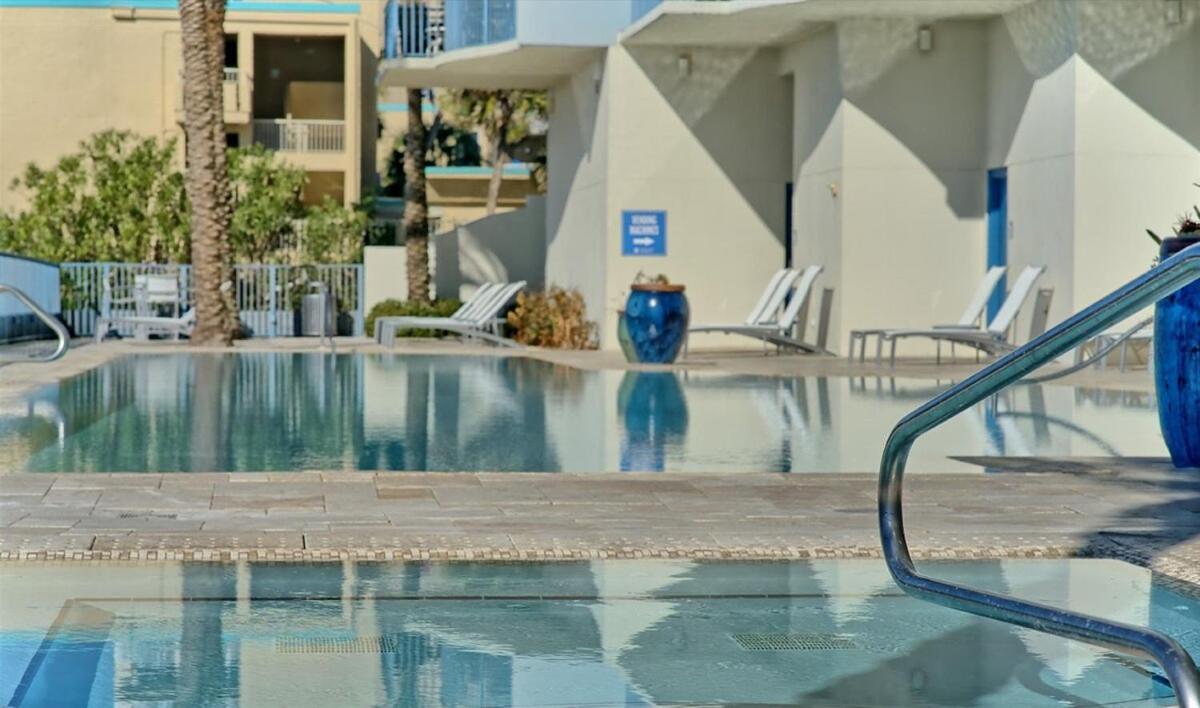 Sterling Breeze 1506 Apartment